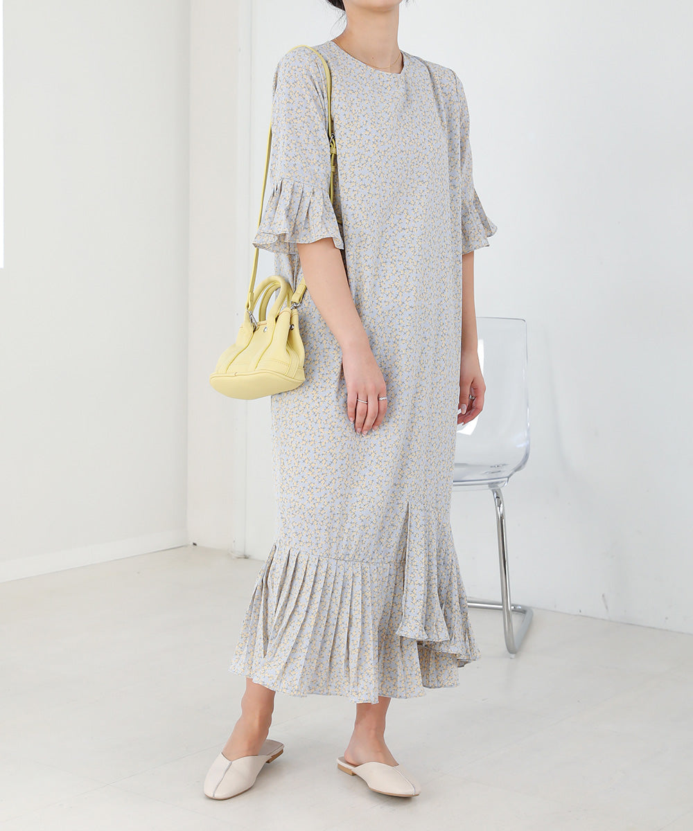 裾アシメプリーツワンピース