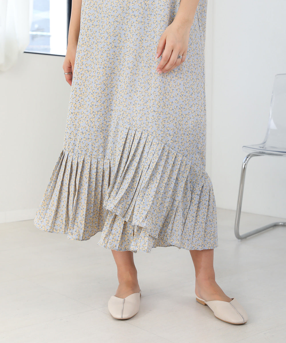 裾アシメプリーツワンピース