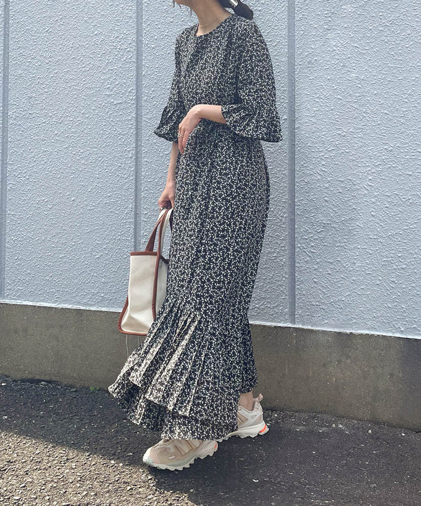 裾アシメプリーツワンピース