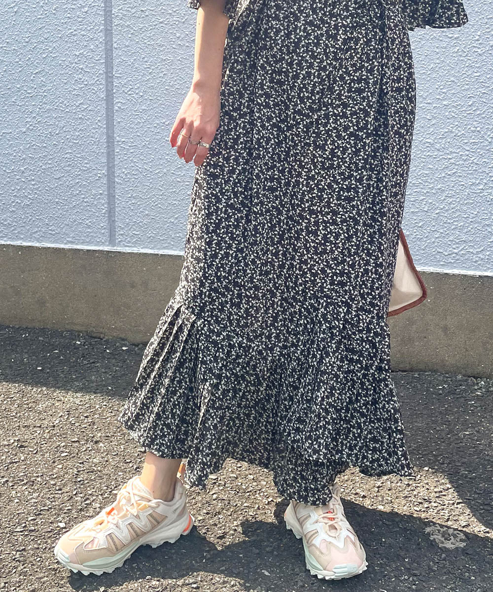 裾アシメプリーツワンピース