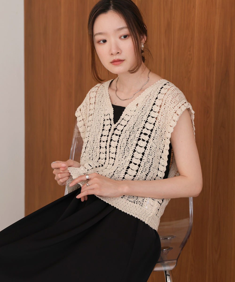 Blanc basque pearl button 変形ニットベスト