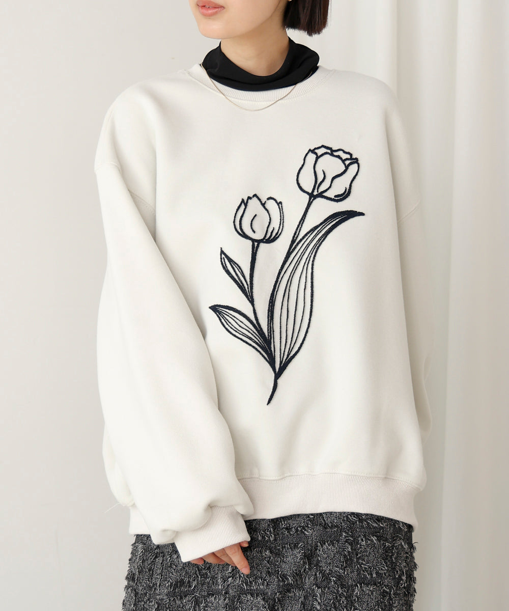 立体刺繍プルオーバー