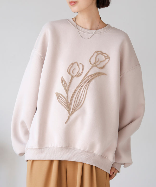 立体刺繍プルオーバー