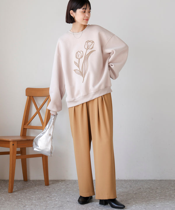 立体刺繍プルオーバー