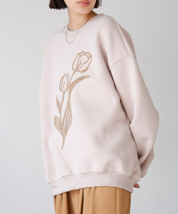 立体刺繍プルオーバー