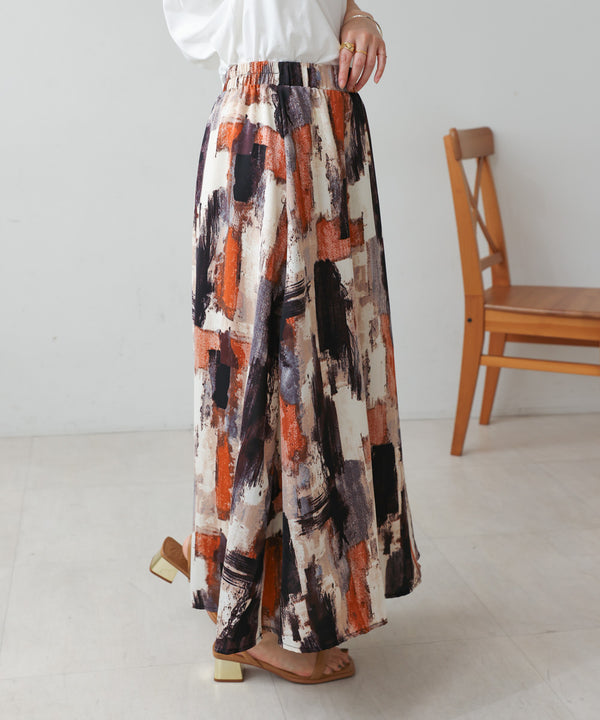 ペイント柄スカート
