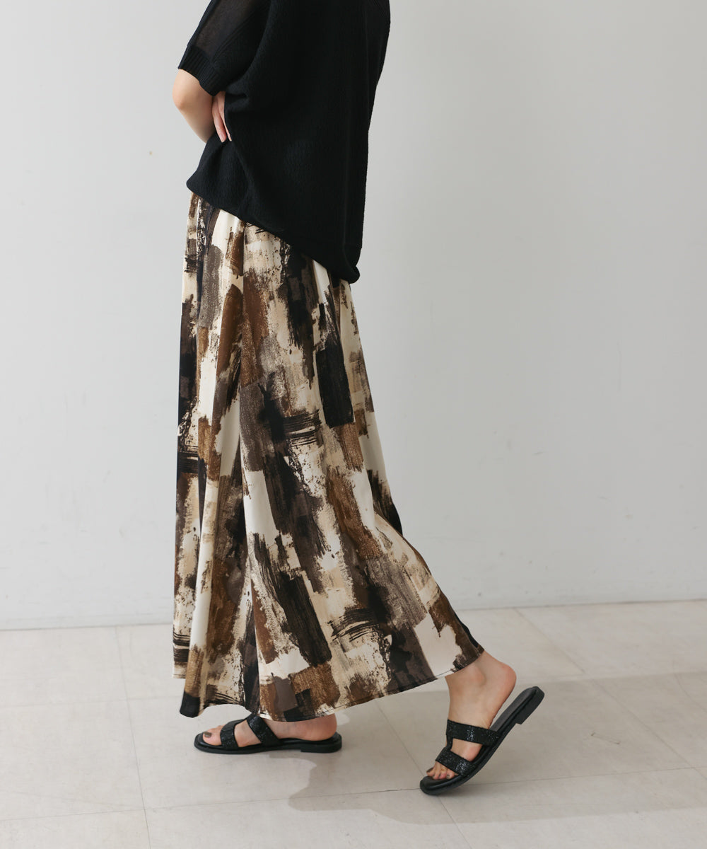 ペイント柄スカート