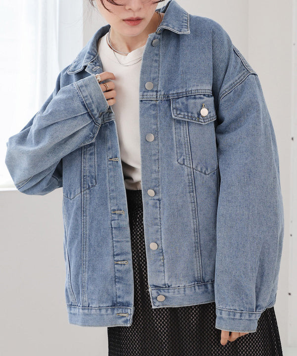 loose denim jacket