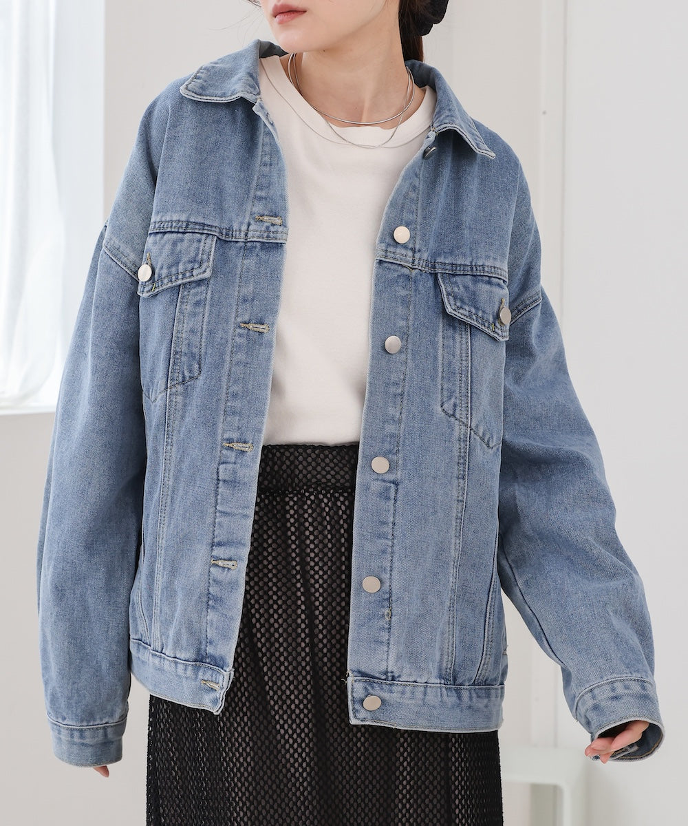 loose denim jacket