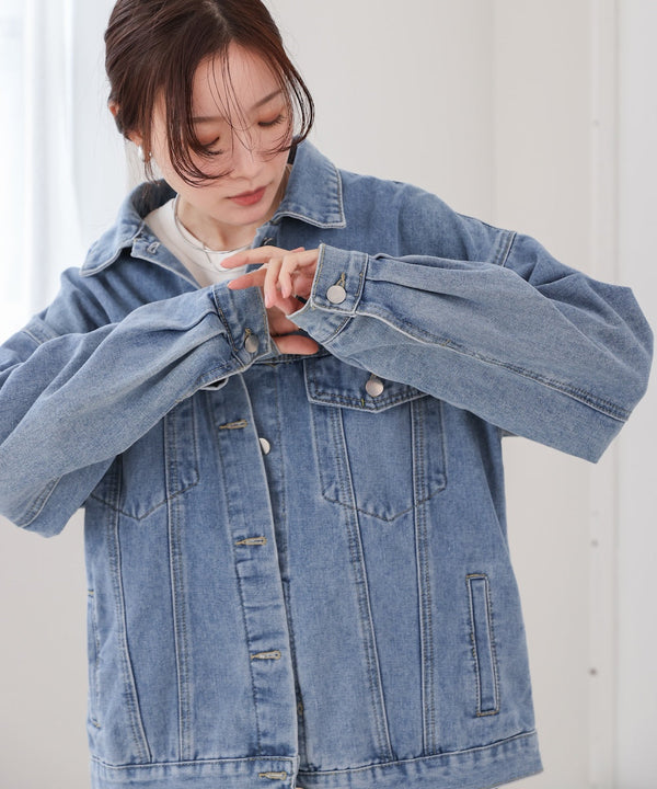 loose denim jacket