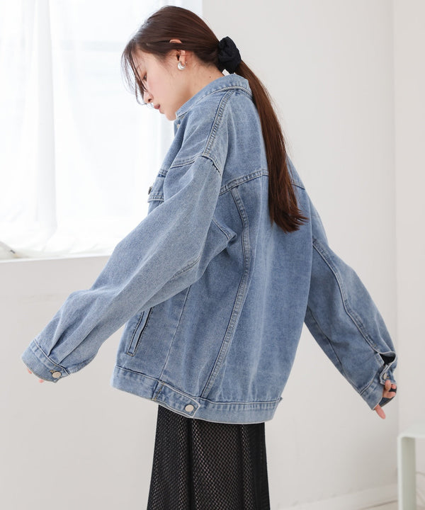 loose denim jacket