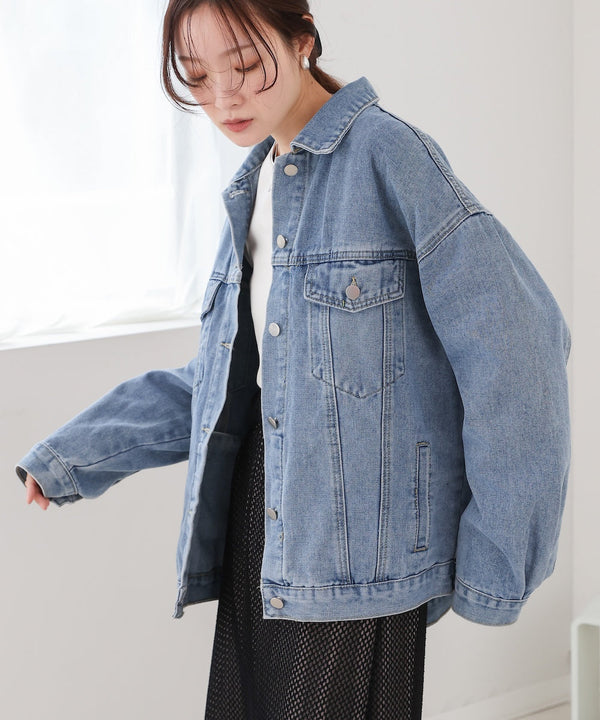 loose denim jacket