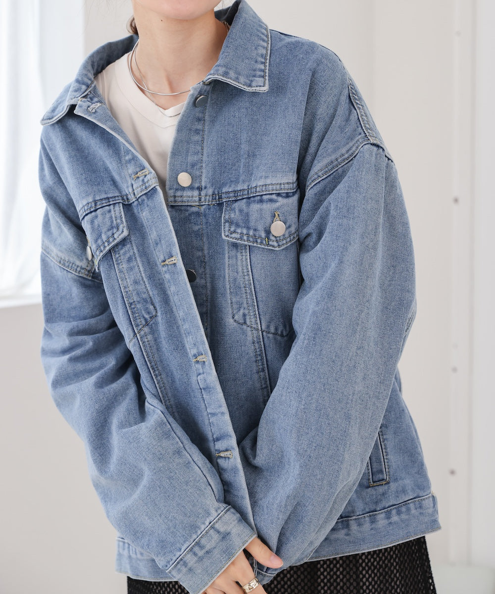 loose denim jacket