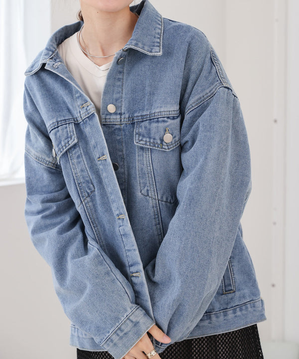 loose denim jacket