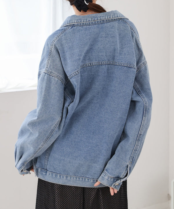 loose denim jacket
