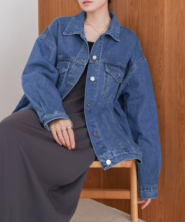 loose denim jacket