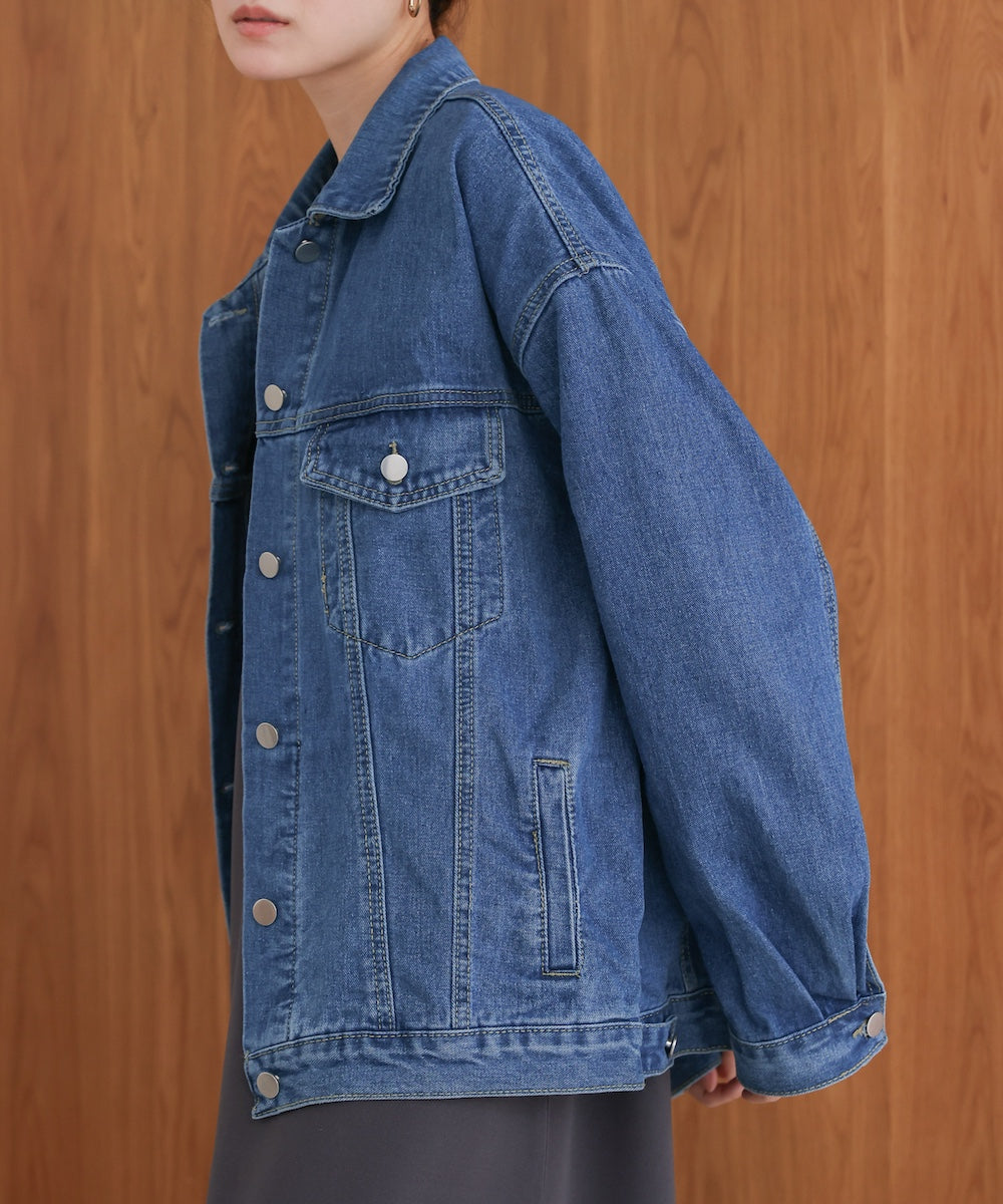 loose denim jacket