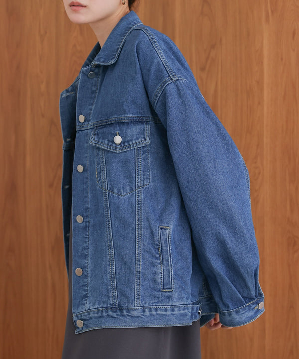 loose denim jacket