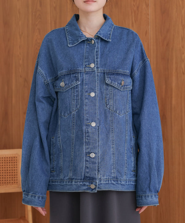 loose denim jacket