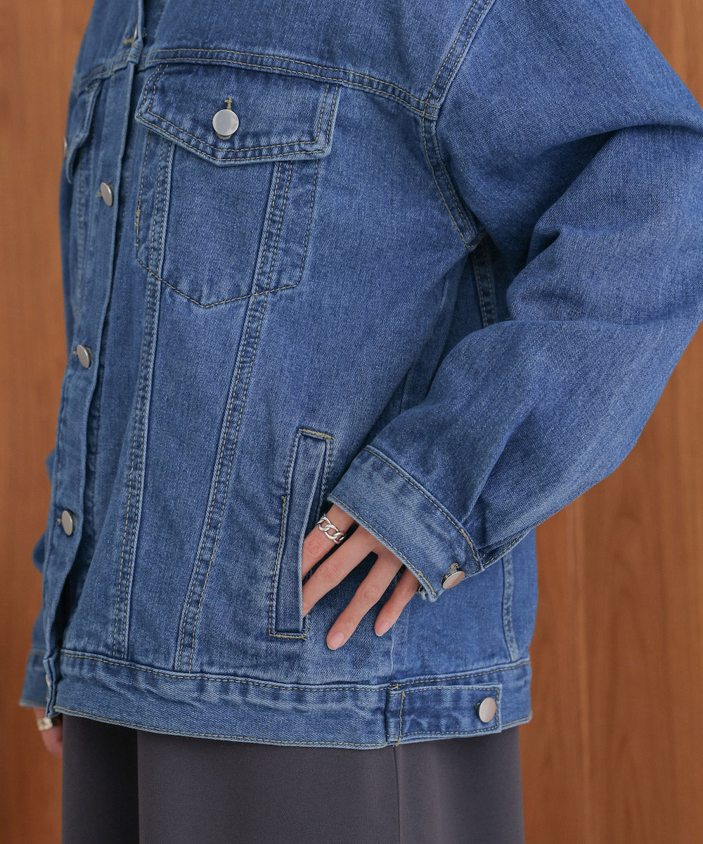 loose denim jacket