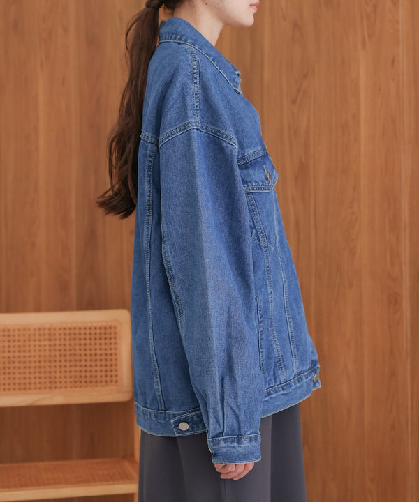loose denim jacket