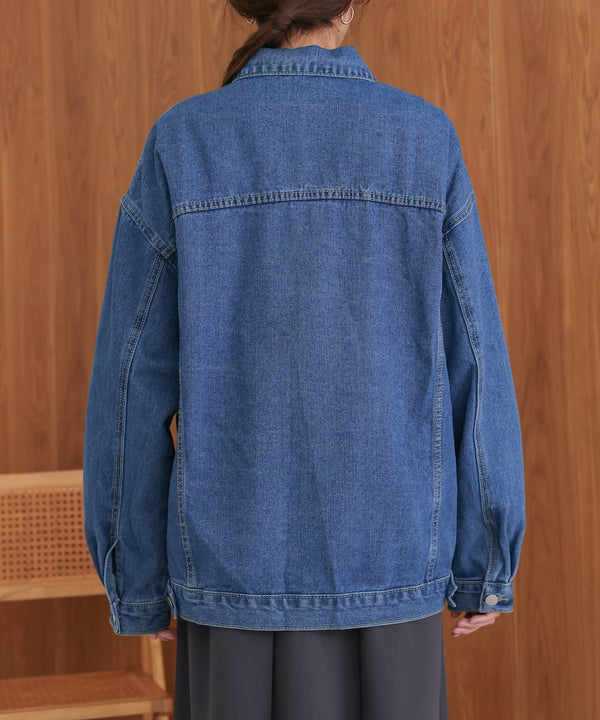 loose denim jacket