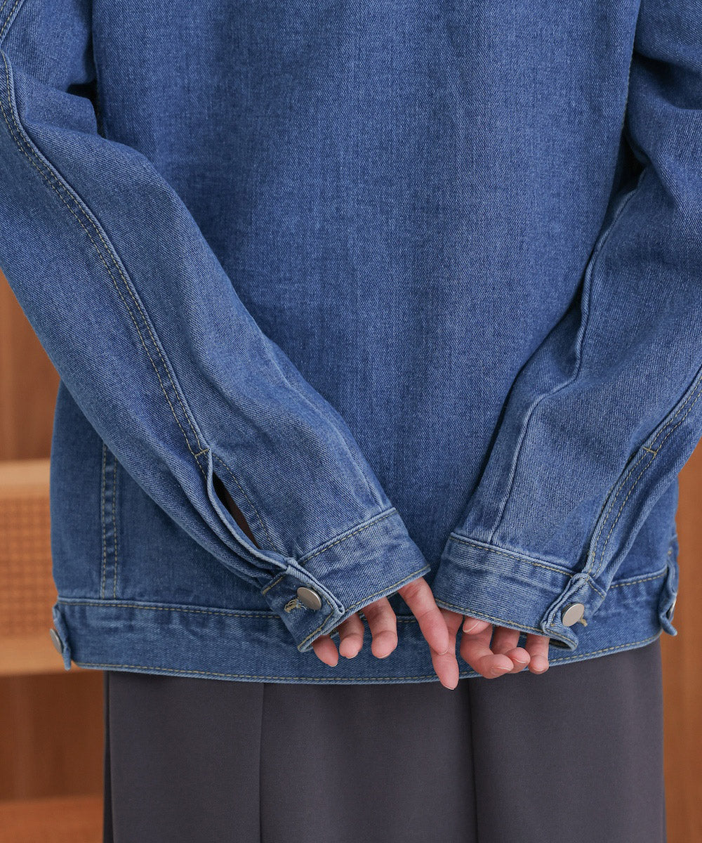 loose denim jacket