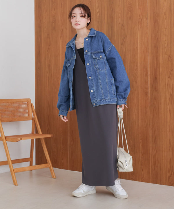 loose denim jacket
