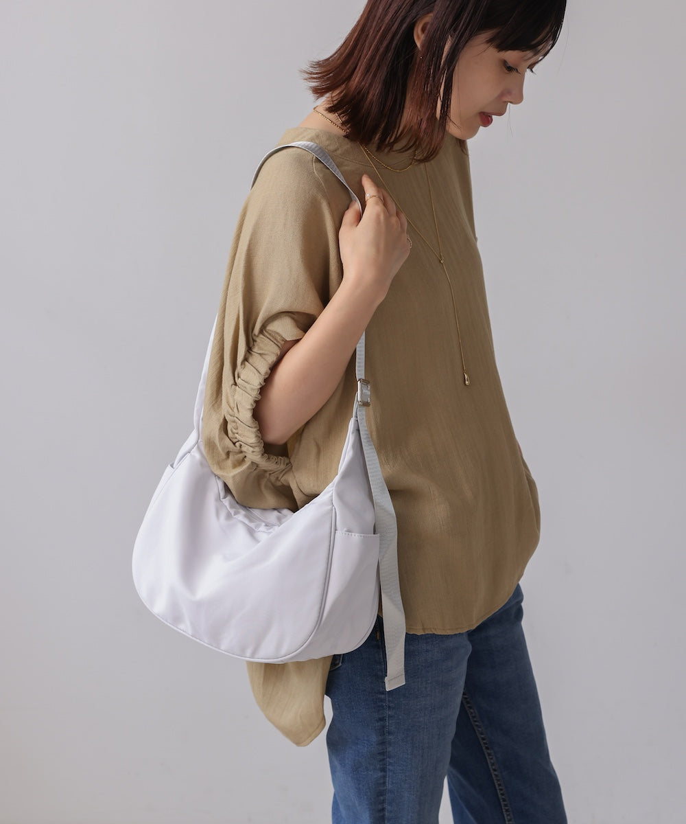 超軽量ショルダーバッグ［8/8発送予定］