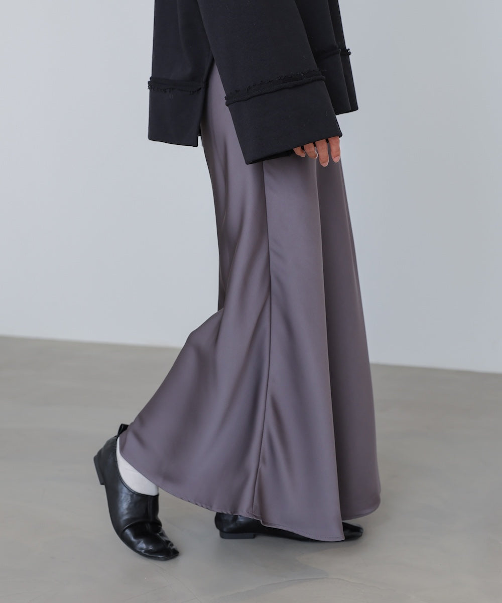 サテンナロースカート