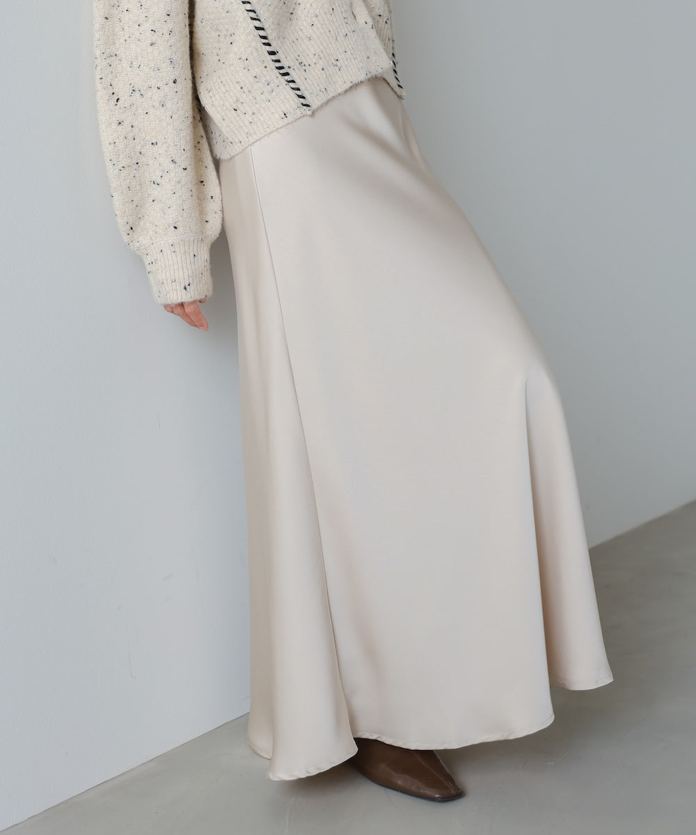 サテンナロースカート