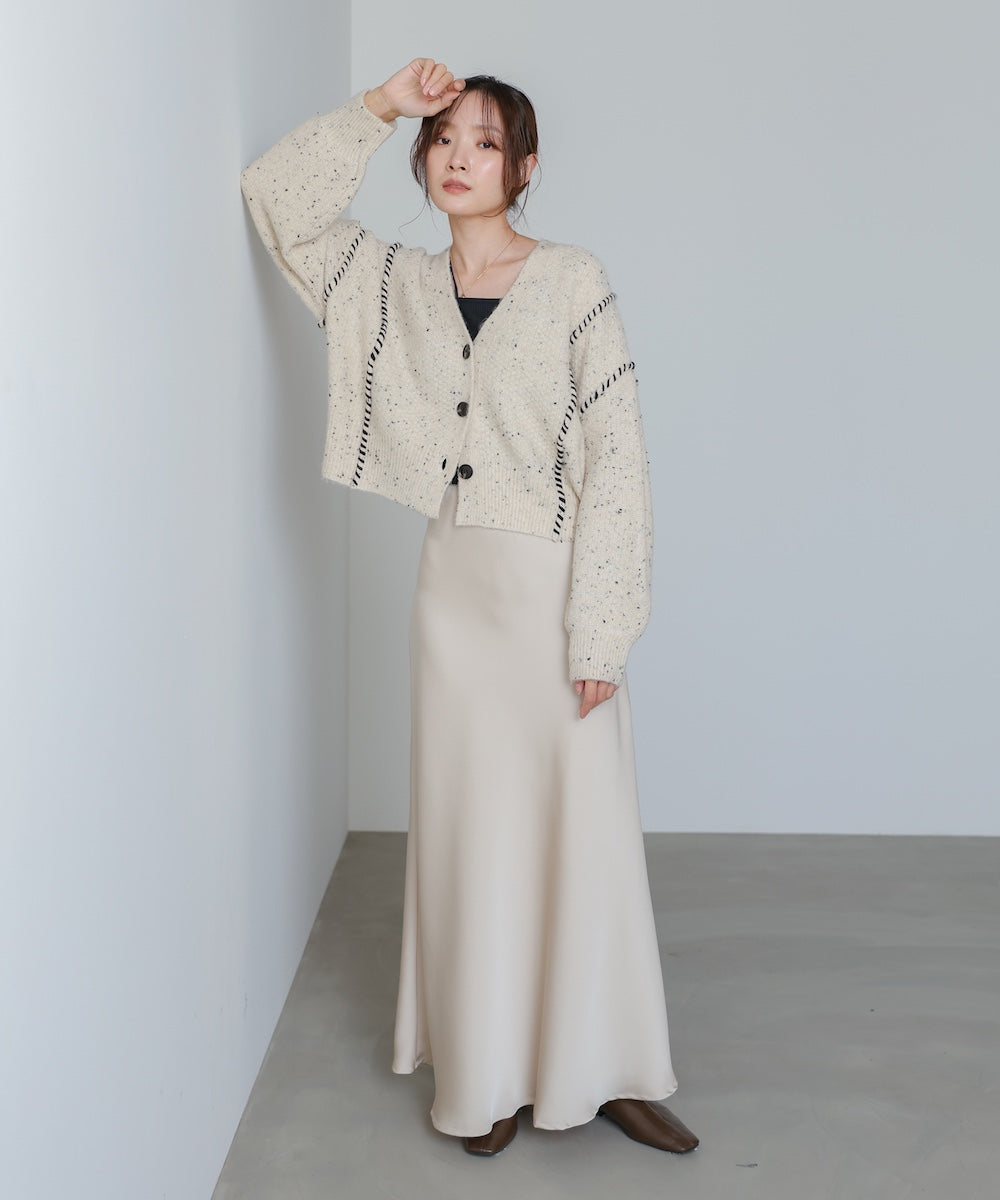 サテンナロースカート