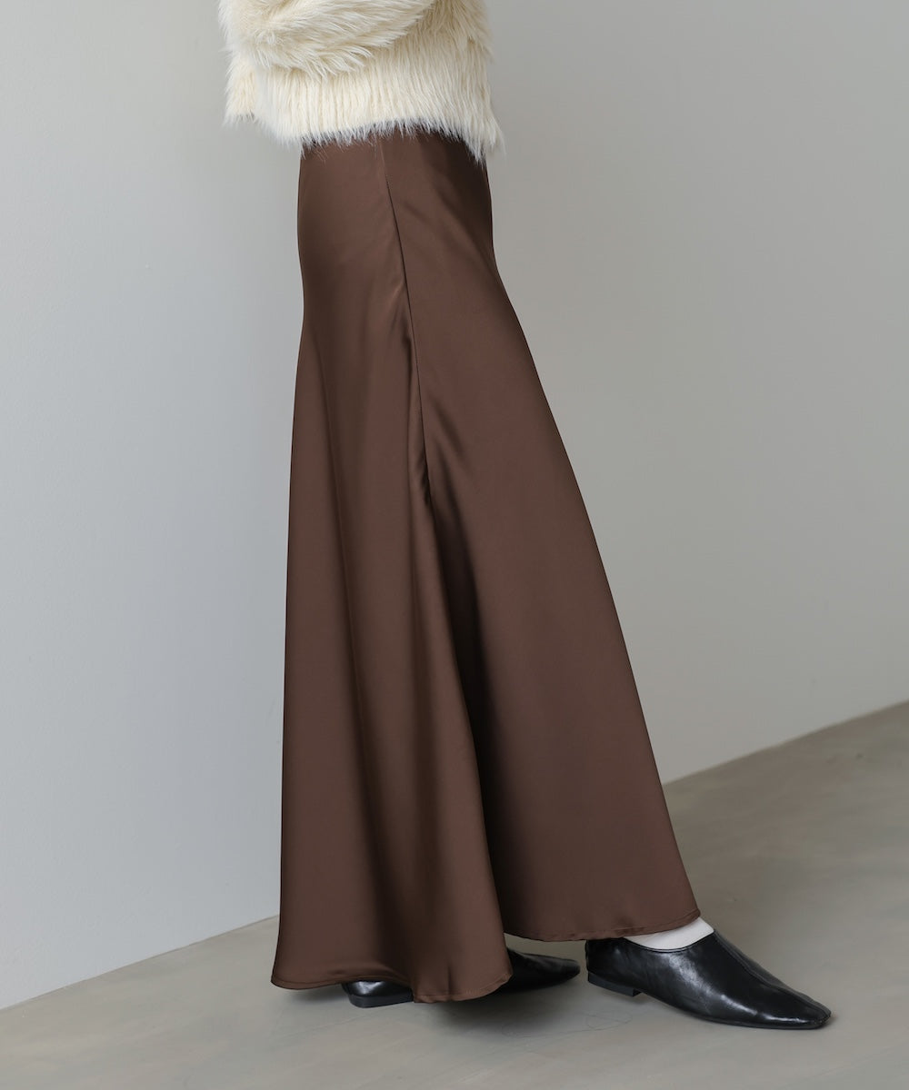 サテンナロースカート