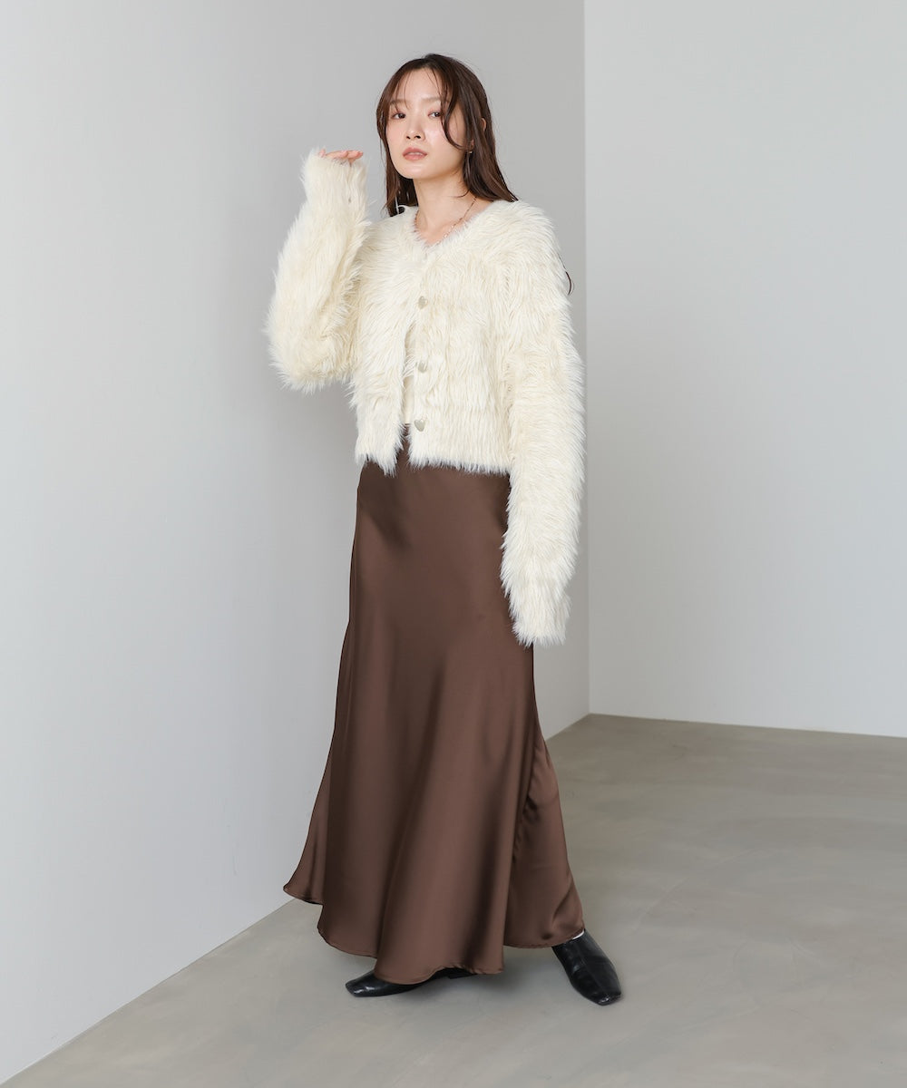 サテンナロースカート