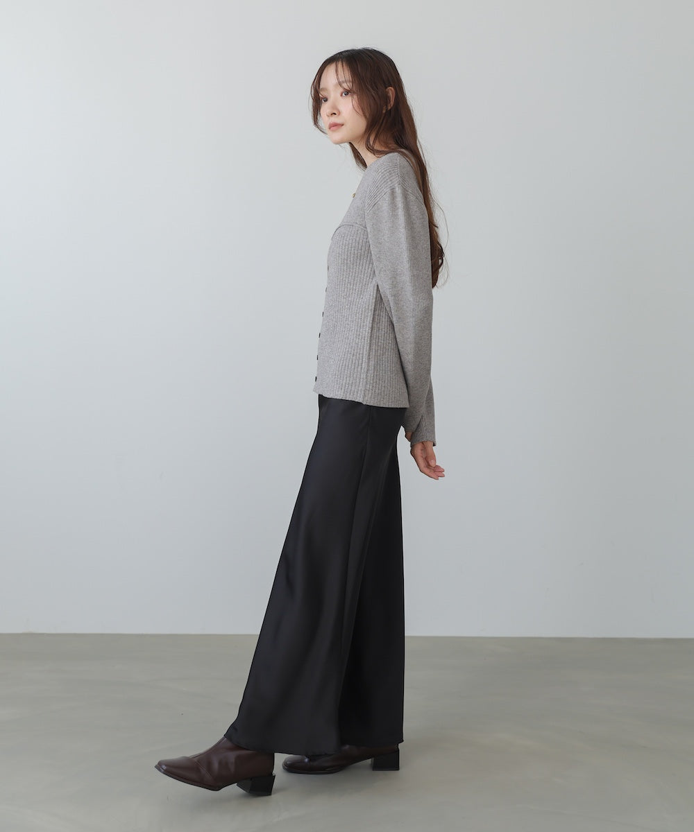 サテンナロースカート