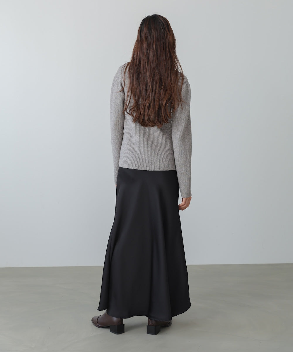 サテンナロースカート