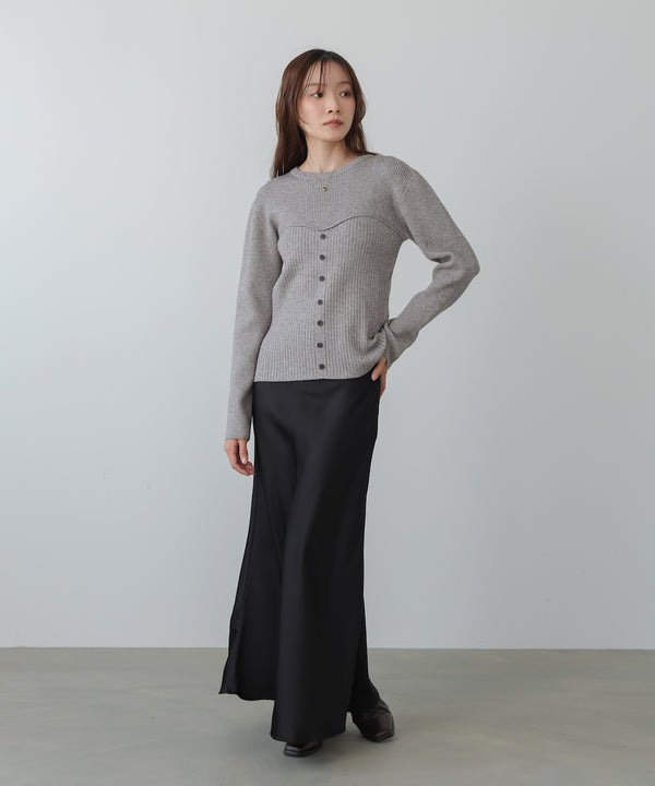 サテンナロースカート