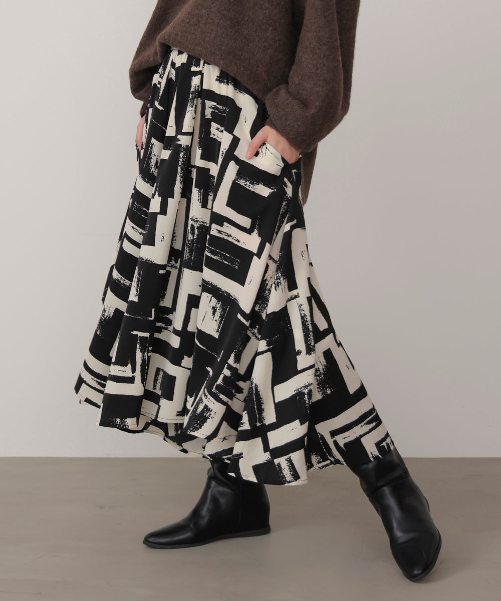 モノトーン柄パンツ