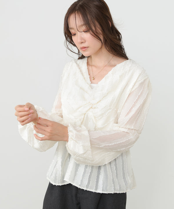 フロントねじりシャギーブラウス