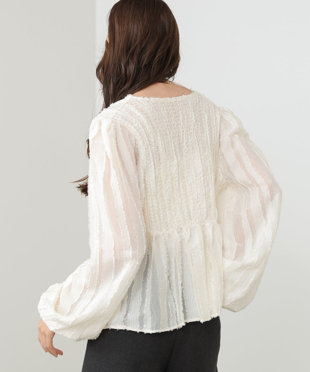 フロントねじりシャギーブラウス