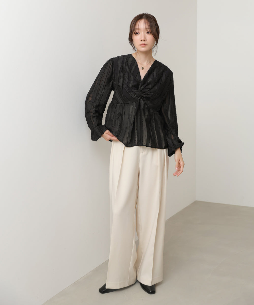 フロントねじりシャギーブラウス