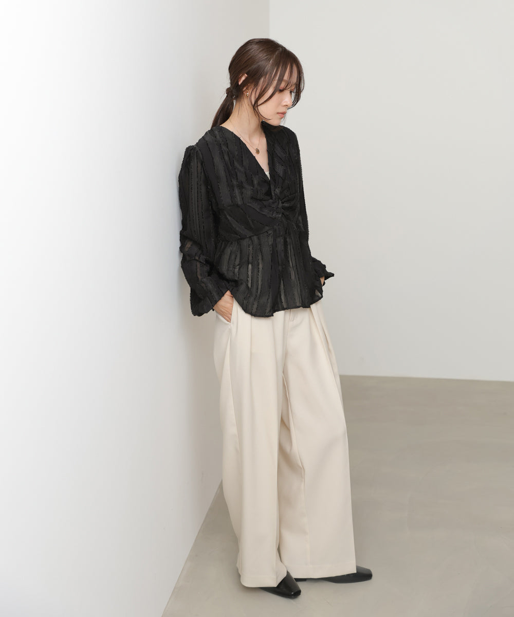 フロントねじりシャギーブラウス