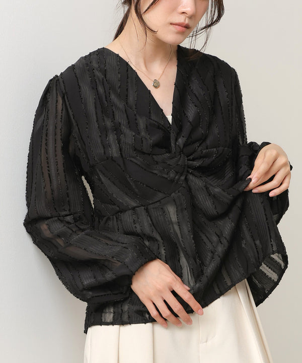 フロントねじりシャギーブラウス
