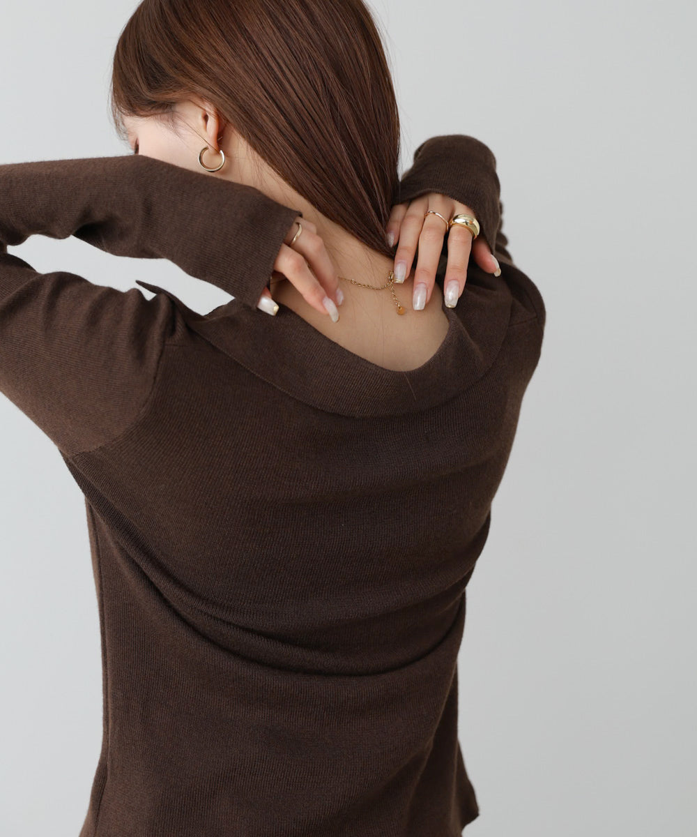 くるみボタンポロニット