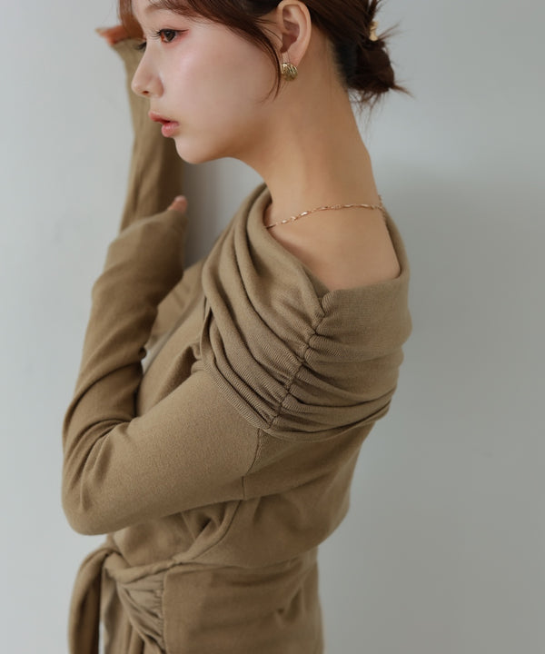 オフショルウエストマークトップス