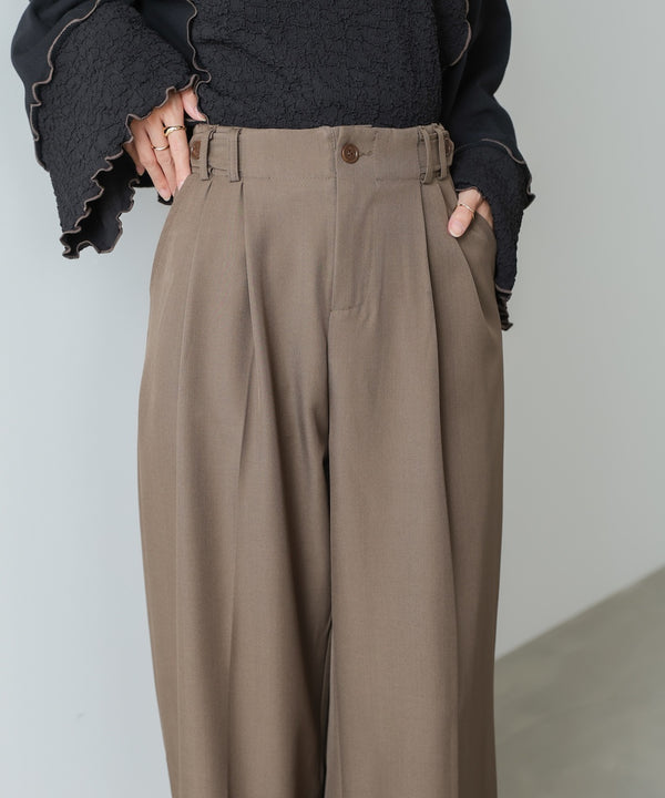 ツータックパンツ