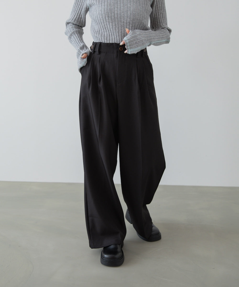 ツータックパンツ