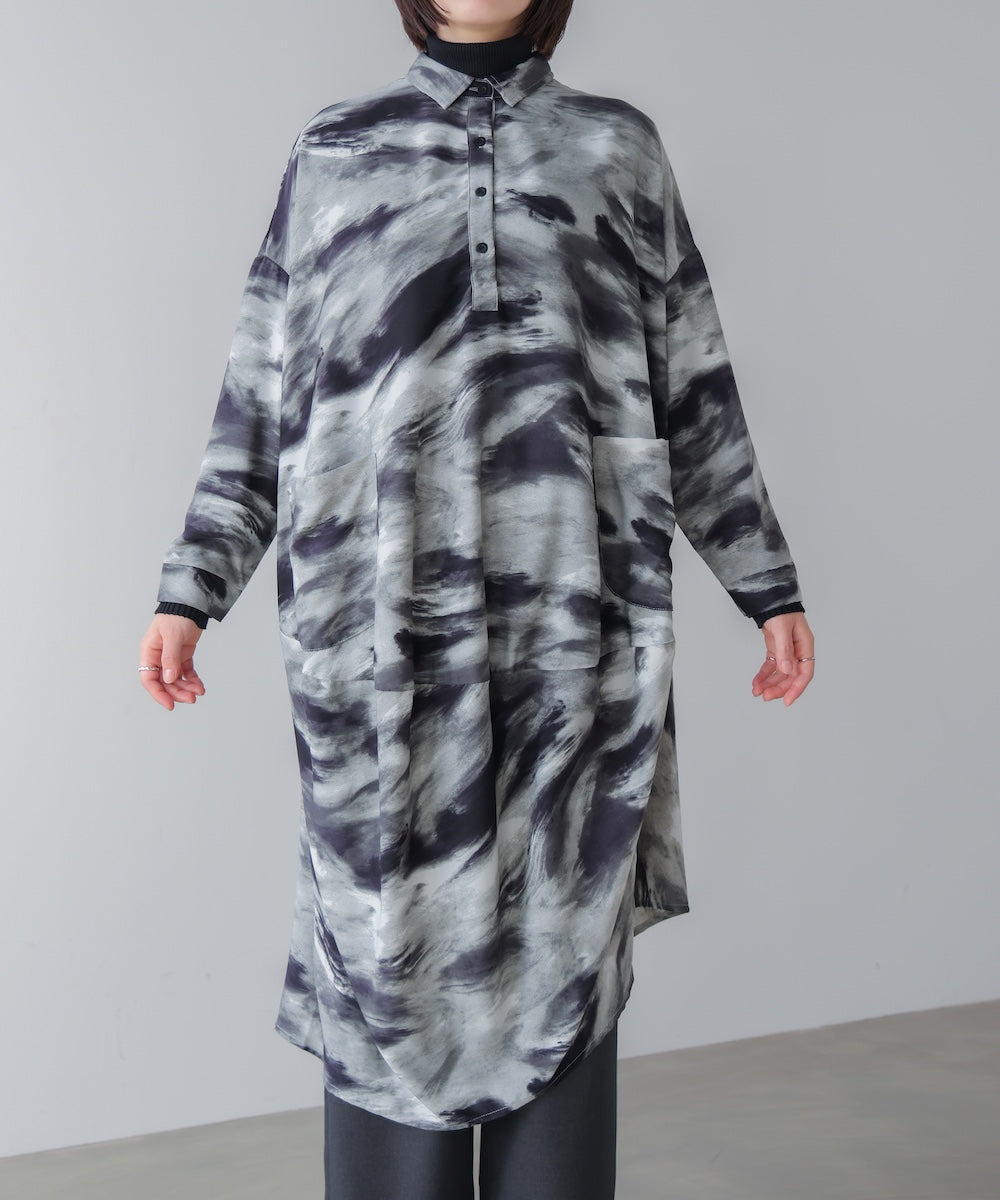 まだら柄ドレープワンピース