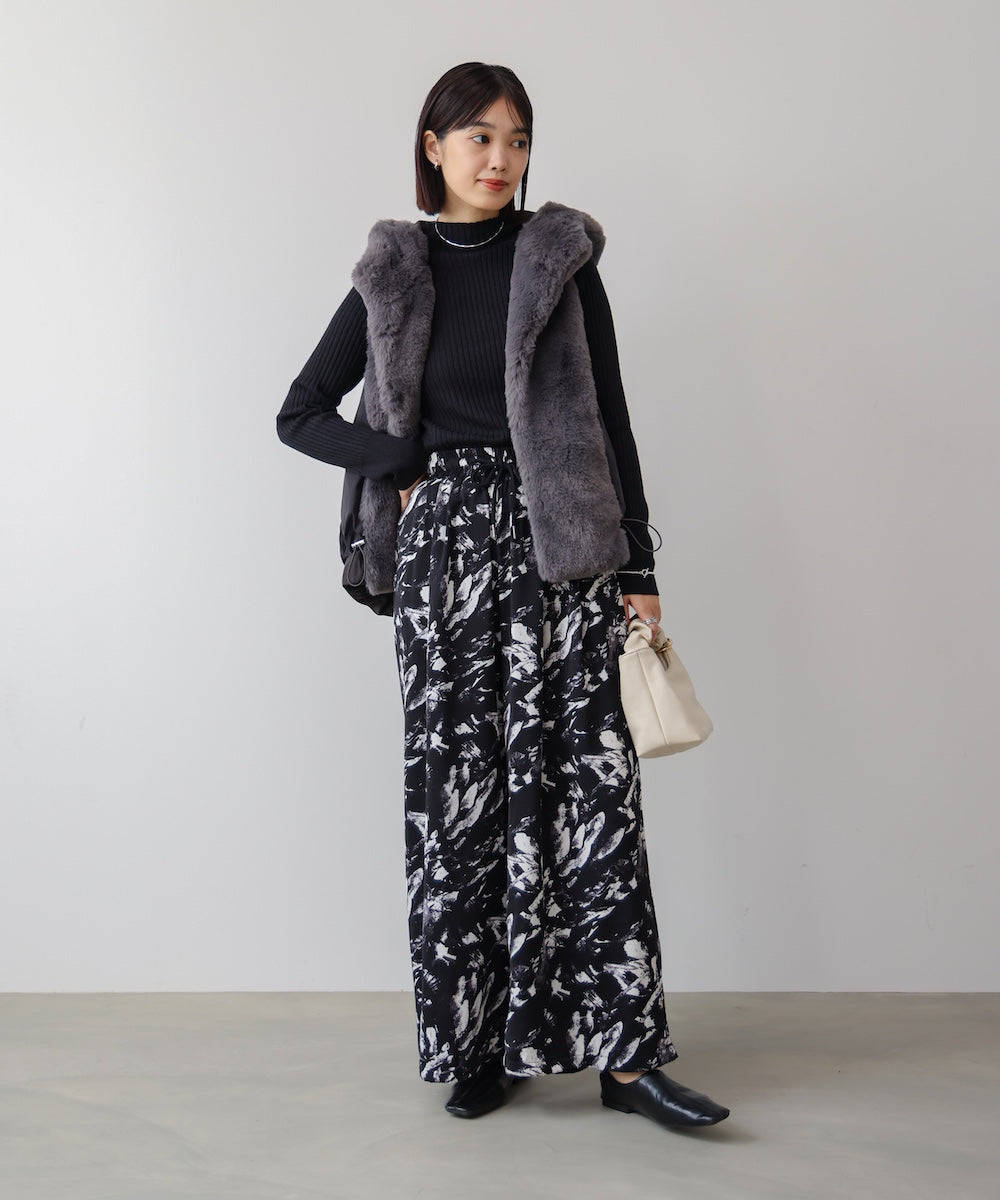 モノトーン柄パンツ