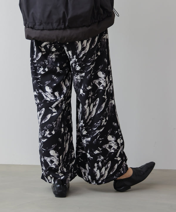 モノトーン柄パンツ